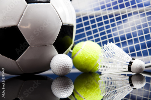 Board z aluminiowym obramowaniem Cztery sporty, dużo piłek i inne rzeczy