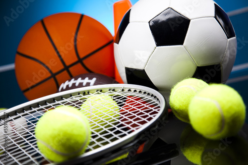 Board z aluminiowym obramowaniem Cztery sporty, dużo piłek i inne rzeczy