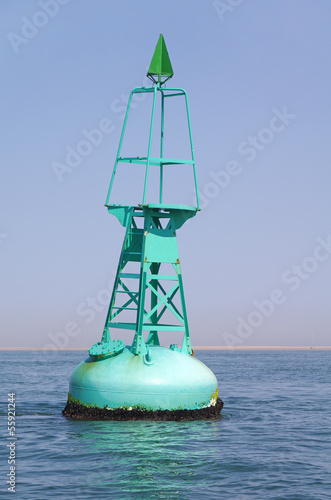 Balise maritime flottante - Acheter cette photo libre de droit et ...