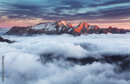 Board z aluminiowym obramowaniem Górski marmolada o zachodzie słońca w Dolomitach w lecie