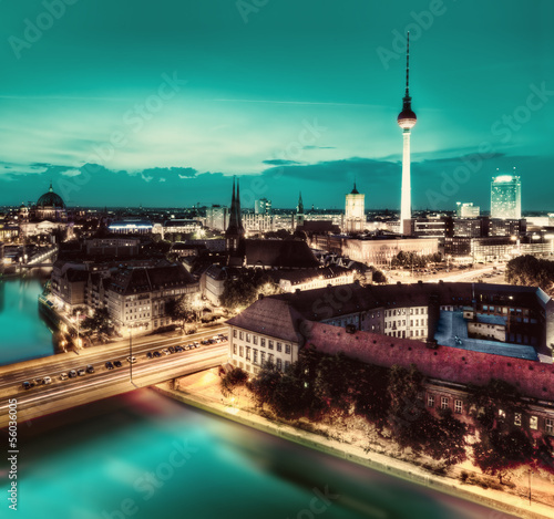 Obraz na płótnie canvas trzyczęściowy "tryptyk" Berlin, Niemcy głównych atrakcji w nocy