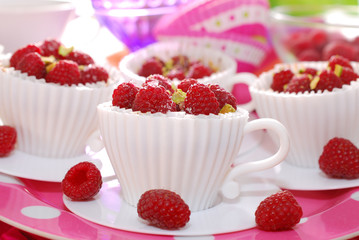 Wall Mural - raspberry cupcakes in tea cup shape molds