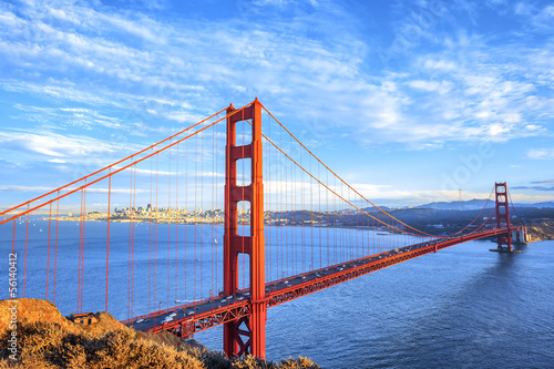 Board z aluminiowym obramowaniem Widok słynnego mostu golden gate