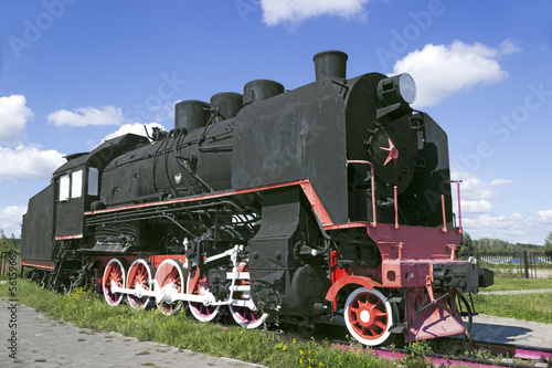 Board z aluminiowym obramowaniem Radziecka lokomotywa została zbudowana w latach 1933-1944