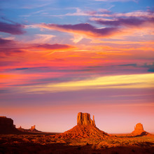 Monument Valley West Mitten And Merrick Butte Sunset