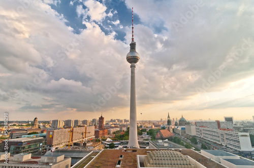 Obraz na płótnie canvas dwuczęściowy "dyptyk" Widok na wieżę telewizyjną i centrum Berlina