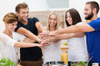 © contrastwerkstatt - teamwork in der küche