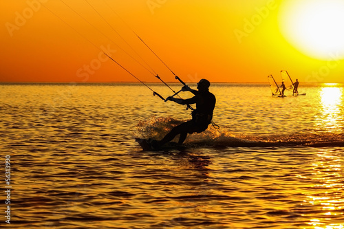 Naklejka samoprzylepna Sylwetki windsurferów