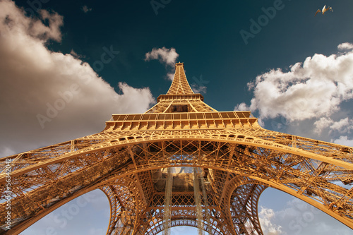 Naklejka na drzwi Beautiful view of Eiffel Tower in Paris