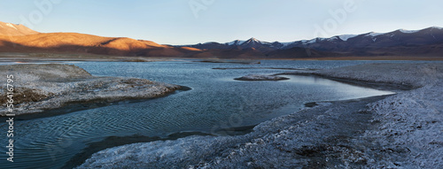 Board z aluminiowym obramowaniem Tso kar soli jezioro w ladakh, północnych indiach