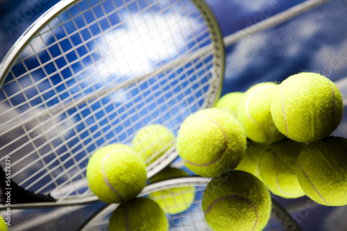 Board z aluminiowym obramowaniem Rakieta tenisowa i piłki, sport