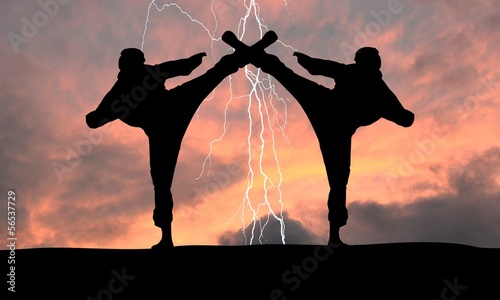 Board z aluminiowym obramowaniem Kaumpfsporthaus7