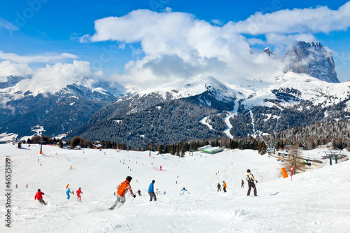 Board z aluminiowym obramowaniem Ośrodek narciarski w Dolomitach