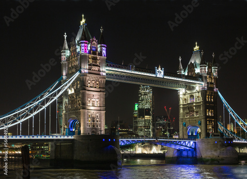 Naklejka samoprzylepna Tower Bridge w nocy
