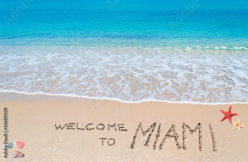 Plakat na papierze fotorealistycznym Witaj w Miami