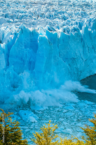 Board z aluminiowym obramowaniem Niebieski lód lodowca perito moreno, Argentyna