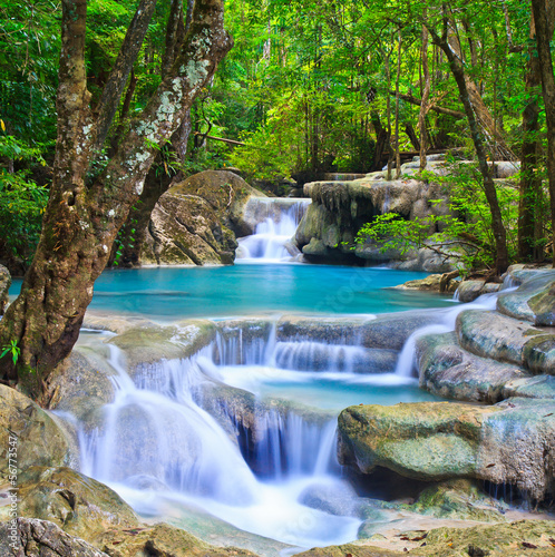 Naklejka samoprzylepna Erawan wodospad w kanchanaburi prowincji Tajlandii