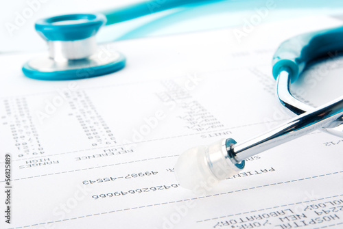 Fotografie, Obraz Blood test results in a clipboard with stethoscope