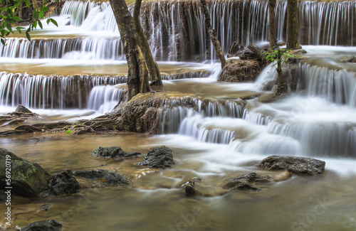 Naklejka samoprzylepna Wodospad w huay mae kamin, kanchanaburi, tajlandia