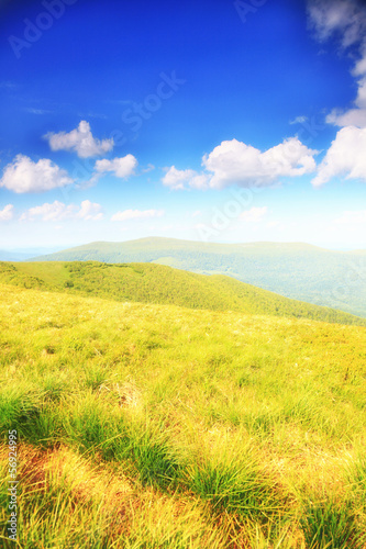 Naklejka samoprzylepna Góry wzgórza krajobraz bieszczady polska