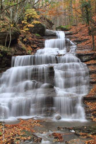 Naklejka samoprzylepna Casentino Falls