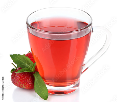 Nowoczesny obraz na płótnie Delicious strawberry tea isolated on white