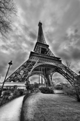Fototapete - Magnificence of Eiffel Tower, view of powerful landmark structur