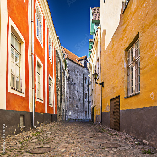 Board z aluminiowym obramowaniem Tallinn, aleja Estonii na wzgórzu Toompea