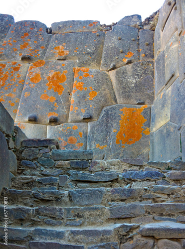 Tapeta ścienna Kamienne schody i ściany w ruinach ollantaytambo. 
