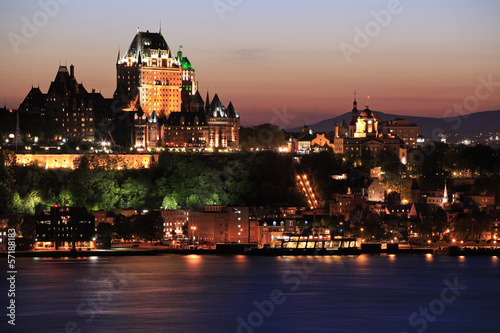 Tapeta ścienna Quebec panoramę miasta o zmierzchu i świętego Lawrence River, Kanada