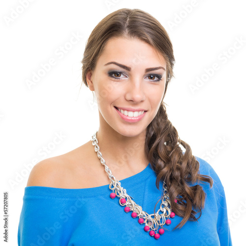 Zdjęcie XXL Śliczna nastoletnia dziewczyna jest ubranym modnego kolię