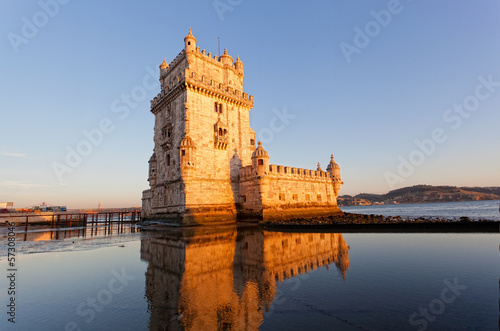 Fotografía Torre de Belem en una puesta de sol, Lisboa, Portugal