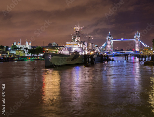 Naklejka samoprzylepna Hms belfast na Tamizie