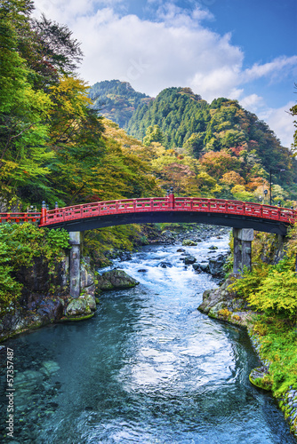 Plakat na papierze fotorealistycznym Święty most w Nikko w Japonii