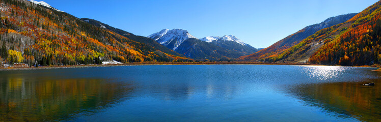 Wall Mural - Panoramic view of beautiful crystal lake in Colorado