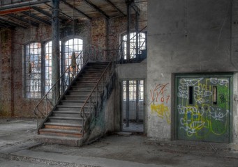Wall Mural - Alte Treppe in einer verlassenen Halle