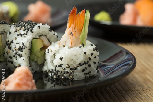 Board z aluminiowym obramowaniem Sushi w restauracji