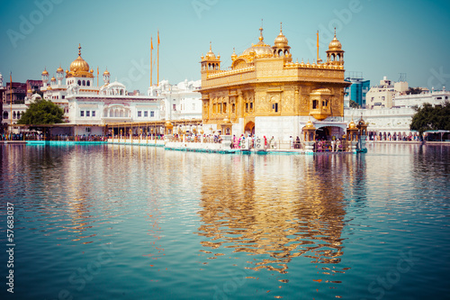 Board z aluminiowym obramowaniem Sikh gurdwara złota świątynia. 