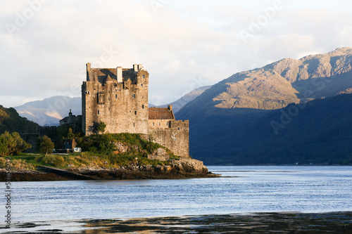 Board z aluminiowym obramowaniem Wyspa Donan Castle