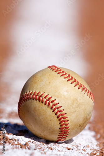 Board z aluminiowym obramowaniem Baseball w polu bramkowym