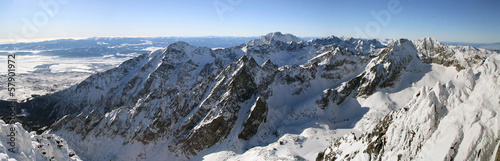 Board z aluminiowym obramowaniem Panorama górska w zimie - słowacja