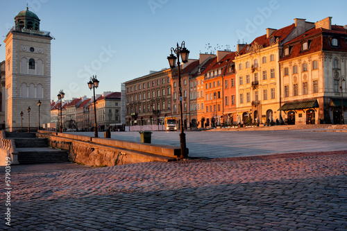 Board z aluminiowym obramowaniem Warszawa o wschodzie słońca