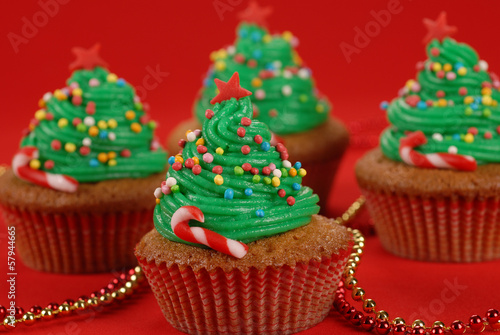 Board z aluminiowym obramowaniem Choinka cupcake
