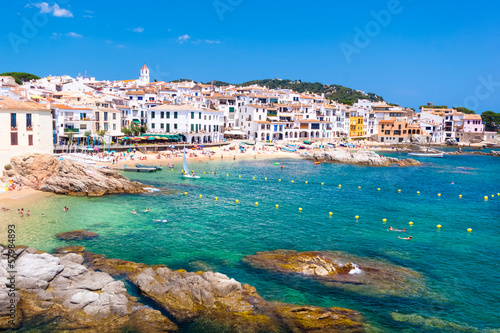 Board z aluminiowym obramowaniem Calella de palafrugell, costa brava, Katalonia, Hiszpania.