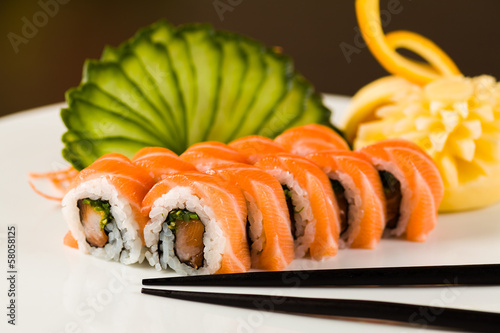 Board z aluminiowym obramowaniem Rolka sushi