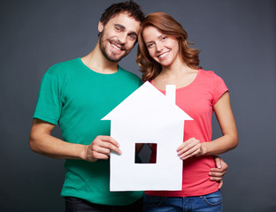 Canvas Print - Couple with paper house