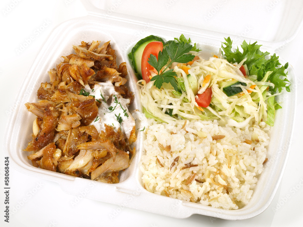 Stock-Foto „Döner Kebab mit Reis zum mitnehmen“ | Adobe Stock