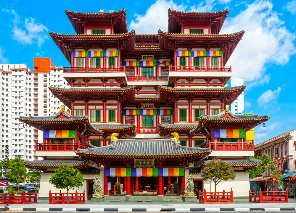 Buddhist temple in Singapore - obrazy, fototapety, plakaty 
