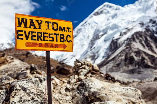 Obraz na płótnie canvas czteroczęściowy "tetraptyk" Mount Everest znak chodnik