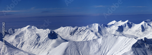 Tapeta ścienna Panoramiczny widok na zboczu off-piste w piękny dzień